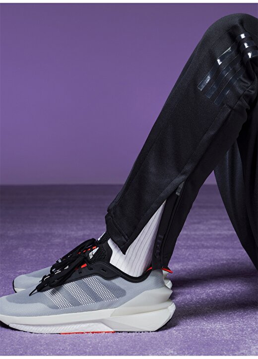 Adidas Siyah - Kırmızı Erkek Koşu Ayakkabısı HP5969 AVRYN 3