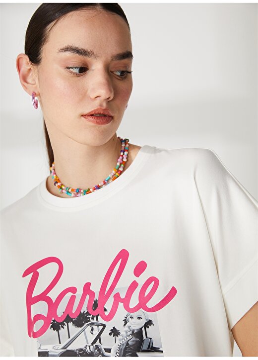 Barbie Ekru Kadın Bisiklet Yaka Loose Fit Baskılı T-Shirt 23KB-09 2