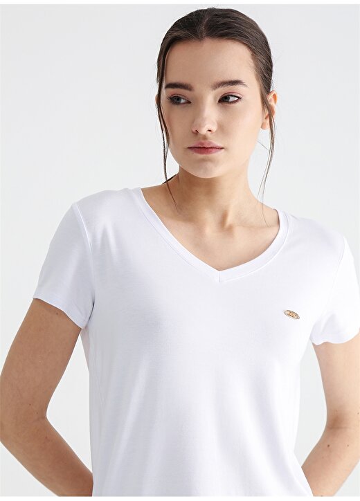 U.S. Polo Assn. V Yaka Düz Beyaz Kadın T-Shirt CIYOSEL23 1