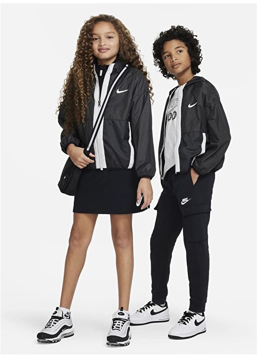 Nike Çocuk Siyah - Beyaz Kapüşonlu Bol Kesim Ceket DQ8744-010 K NIKE ODP WVN JKT 1