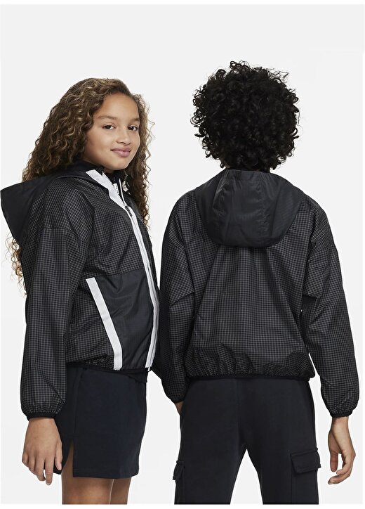 Nike Çocuk Siyah - Beyaz Kapüşonlu Bol Kesim Ceket DQ8744-010 K NIKE ODP WVN JKT 2