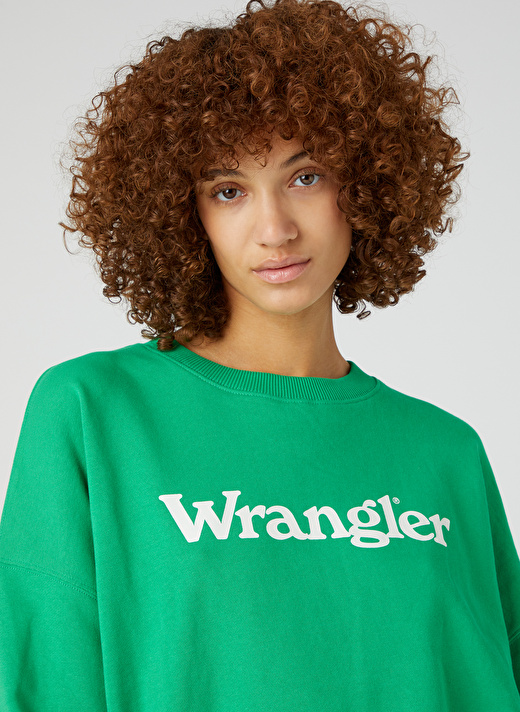 Berrak Tüzünataç X Wrangler  Bisiklet Yaka Uzun Kol  Oversize Açık Yeşil Sweatshirt W6V0I4G45 2