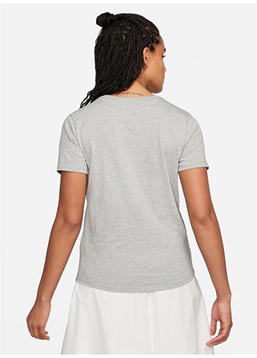 Nike Siyah - Gri - Gümüş Kadın Yuvarlak Yaka T-Shirt DX7902-063 W NSW TEE CLUB 3