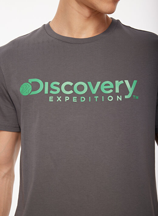 Discovery Expedition Antrasit Erkek Bisiklet Yaka Baskılı T-Shirt D3WM-TST6   3