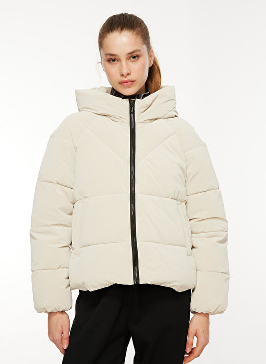 Only Krem Kadın Kapüşon Yaka Mont 15318451 ONLECE PUFFER JACKET CS OTW  3