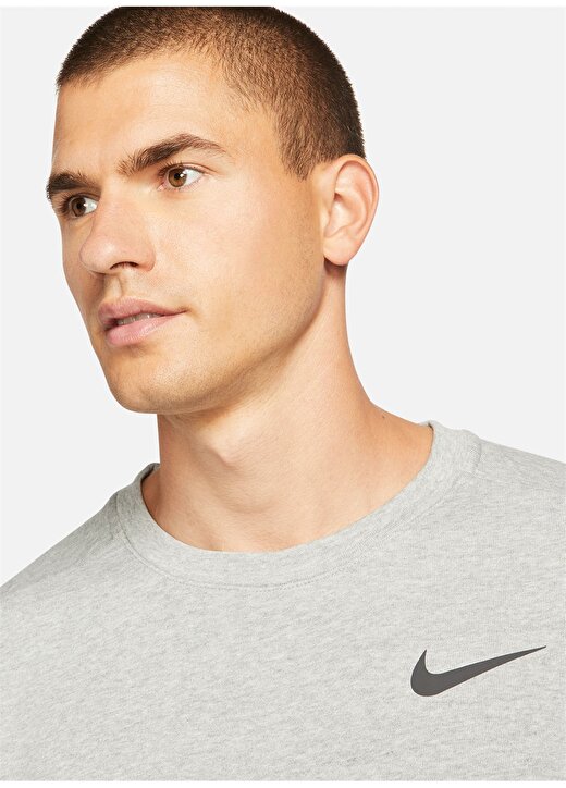 Nike Siyah - Gri - Gümüş Erkek Yuvarlak Yaka Uzun Kollu T-Shirt CZ7395-063 M NK DF LS CRW 4