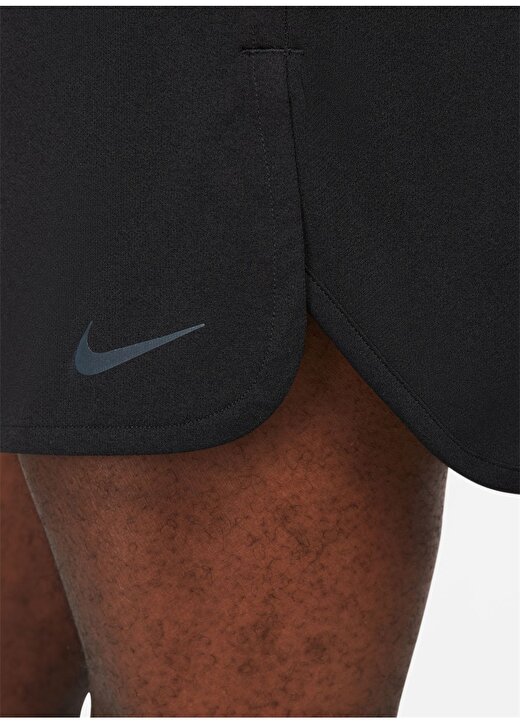 Nike Siyah - Gri - Gümüş Erkek Regular Fit Şort FB6870-010 M NK DF RUNDVN STRIDE 4I 4
