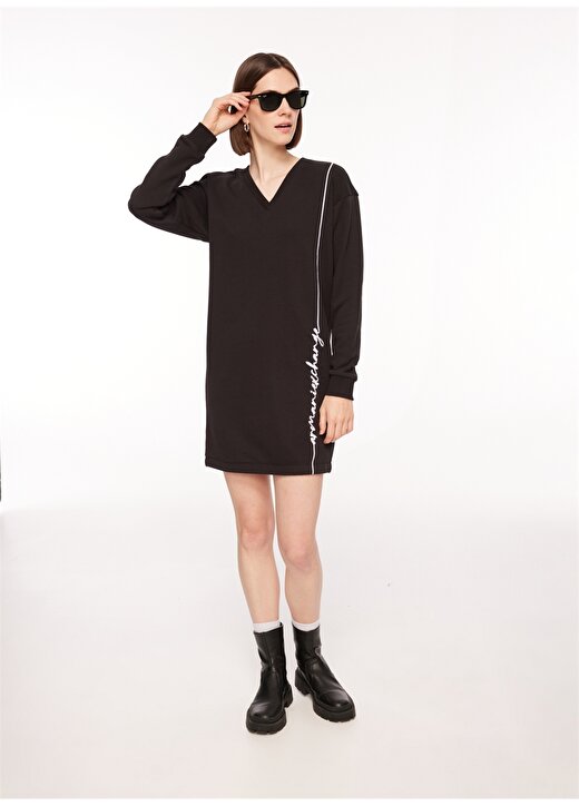 Armani Exchange V Yaka Baskılı Siyah Diz Üstü Kadın Elbise 6RYA70 1
