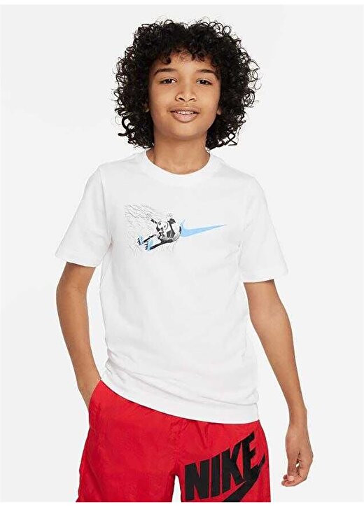 Nike Çocuk Beyaz Bisiklet Yaka T-Shirt FD3974-100 K NSW TEE SOCCER BALL FA 1