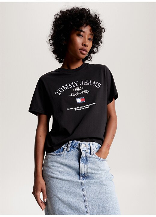Tommy Jeans Bisiklet Yaka Baskılı Siyah Kadın T-Shirt DW0DW16835BDS 1