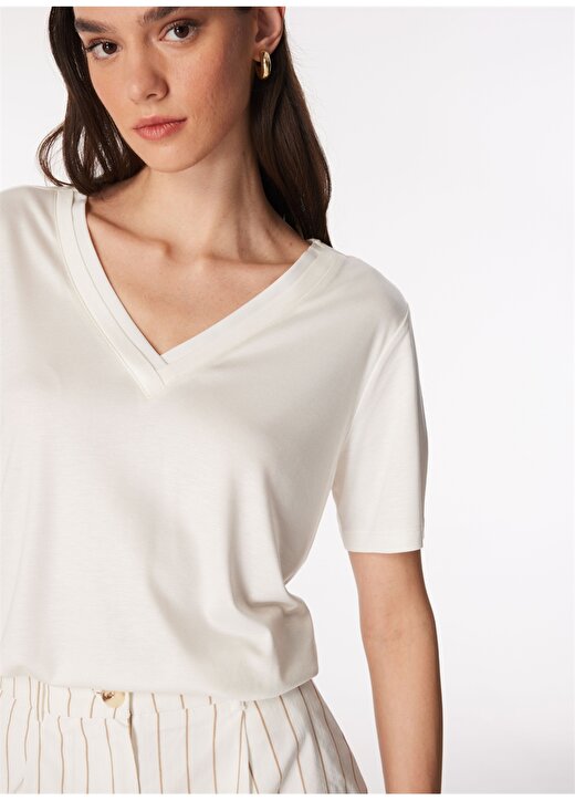 Fabrika Comfort Kırık Beyaz Kadın V Yaka Basic T-Shirt FC4SL-TST0251 4