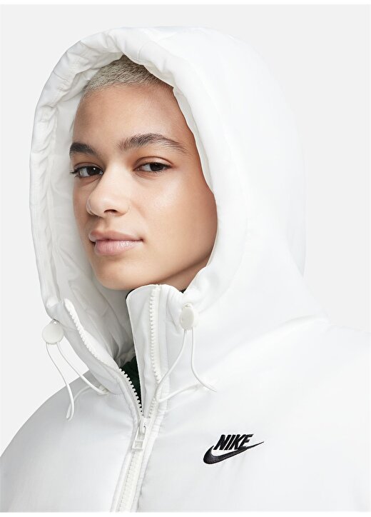 Nike Beyaz Kadın Kapüşon Yaka Mont FB7675-133-W NSW TF THRMR CLSC PARK 3