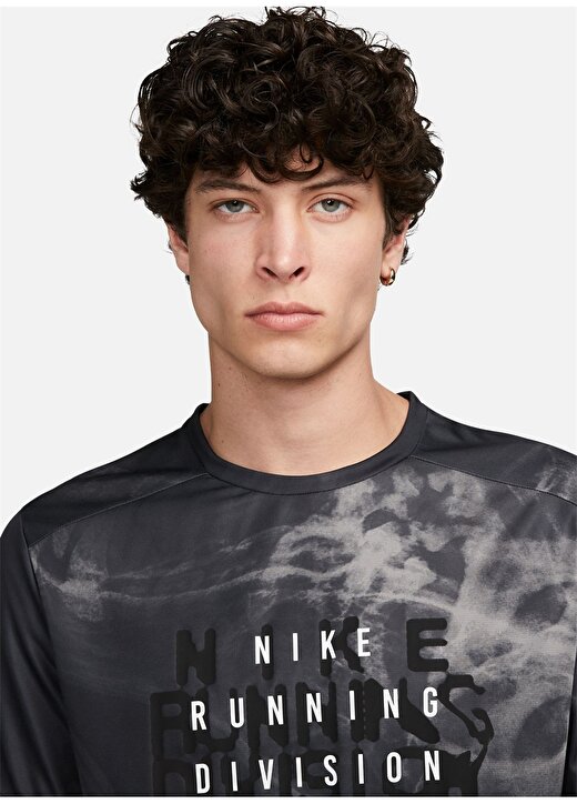 Nike Siyah Erkek Baskılı T-Shirt FB6879-010-M NK DF RUN DVN RISE 365 3