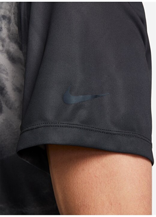 Nike Siyah Erkek Baskılı T-Shirt FB6879-010-M NK DF RUN DVN RISE 365 4