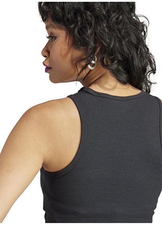 Adidas Siyah Kadın Yuvarlak Yaka Normal Kalıp T-Shirt IJ8251 RIB 3