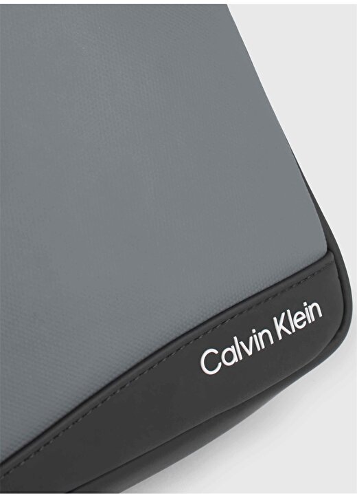 Calvin Klein Antrasit Erkek 21X17x6 Cm Postacı Çantası RUBBERIZED CONV REPORTER S 4
