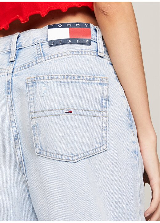 Tommy Jeans Yüksek Bel Düz Paça Normal Açık Mavi Kadın Denim Pantolon MOM JEAN UH TPR FLAG BH6015 2