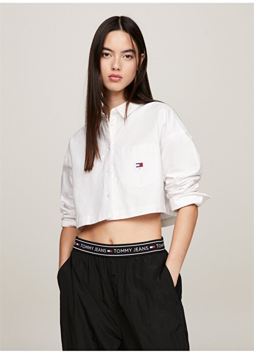 Tommy Jeans Normal Gömlek Yaka Düz Beyaz Kadın Gömlek TJW CRP BADGE SHIRT 2