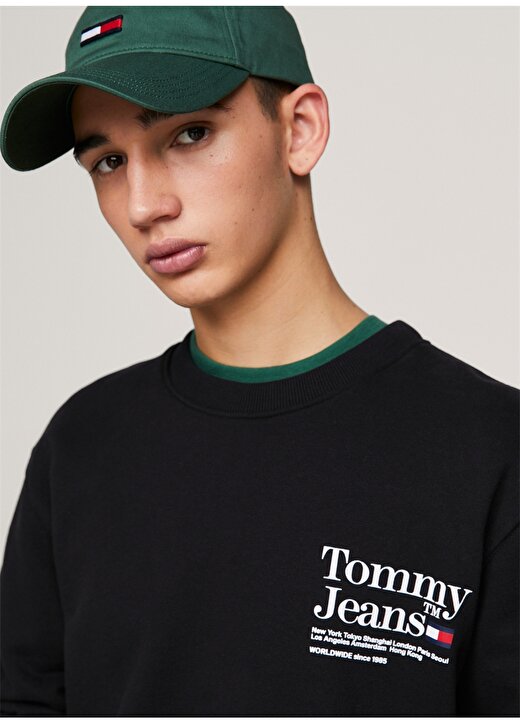 Tommy Jeans Siyah Erkek Sweatshırt DM0DM18861BDS 3