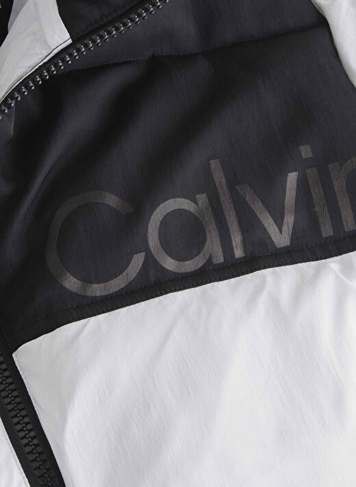 Calvin Klein Jeans Logolu Renk Bloklu Dik Yaka Su İtici Beyaz Erkek Mont J30J324667YAF 4