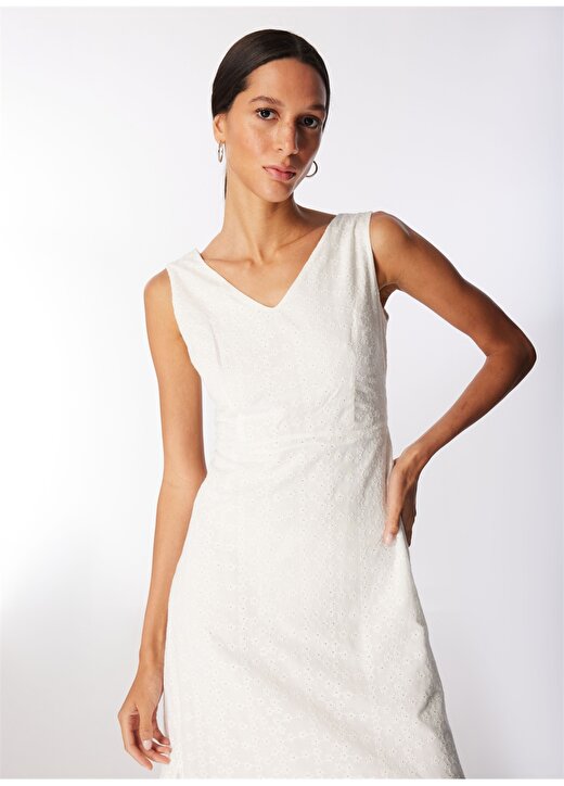 Selen V Yaka Desenli Beyaz Standart Kadın Elbise 24YSL7419 3