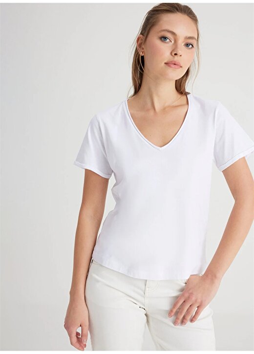 Wrangler V Yaka Beyaz Kadın T-Shirt W241664100-V Yaka T-Shirt 1