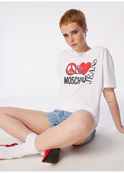 Moschino Jeans Yuvarlak Yaka Baskılı Beyaz Kadın T-Shirt 241K1J0709 1