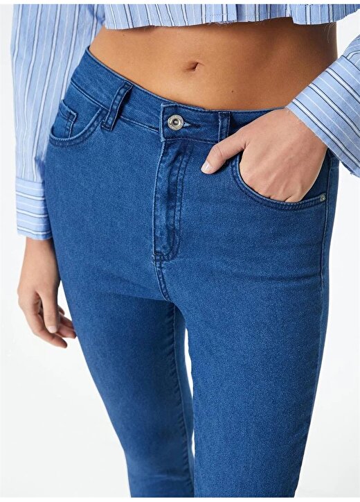 Koton Yüksek Bel Dar Paça Slim Fit Açık İndigo Kadın Denim Pantolon 4SAL40367MD 4