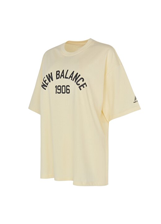 New Balance Sarı Kadın Bisiklet Yaka Normal Kalıp T-Shirt WNT1406-FRS-NB 1