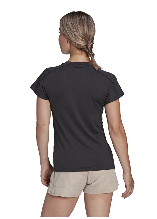 Adidas Siyah Erkek V Yaka Slim Fit Düz T-Shirt HN5543 TR-ES MIN T 3