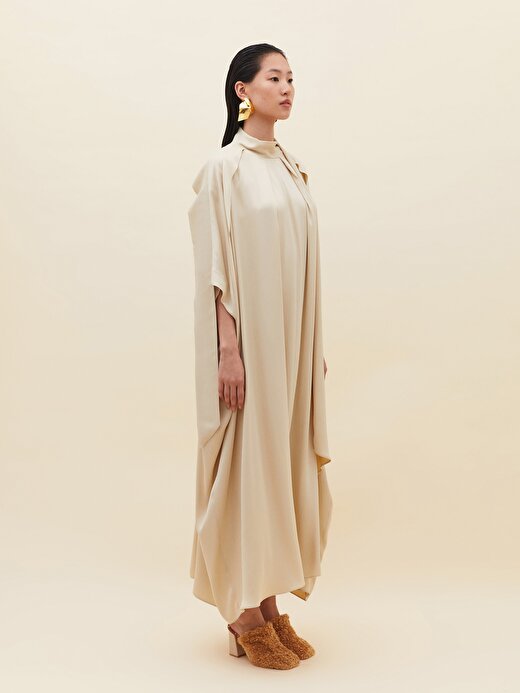 Yakası Şal Detaylı Oversize Taş Rengi Elbise 3