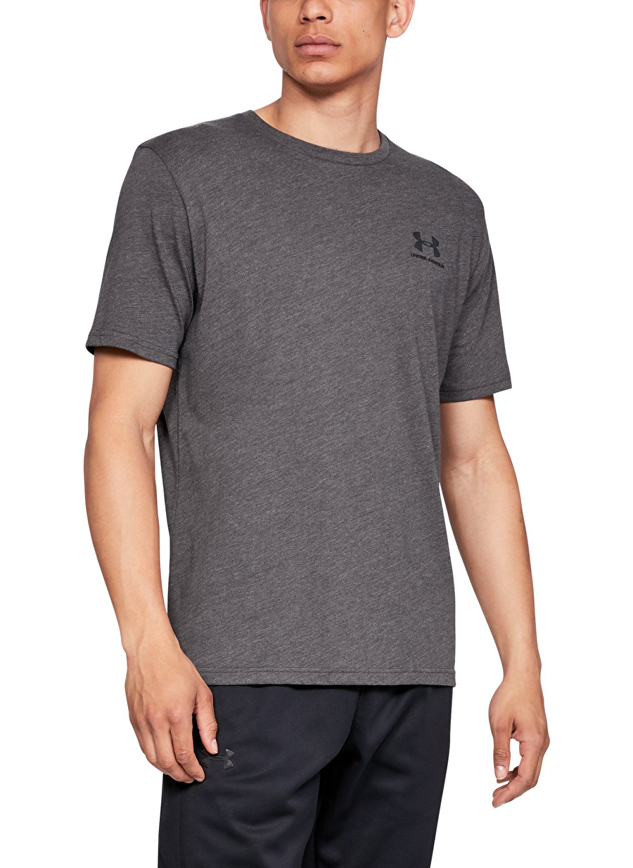 Under Armour 1326799-019 Sportstyle Left Chest Ss Bisiklet Yaka Kısa Kollu Gri Erkek T-Shirt