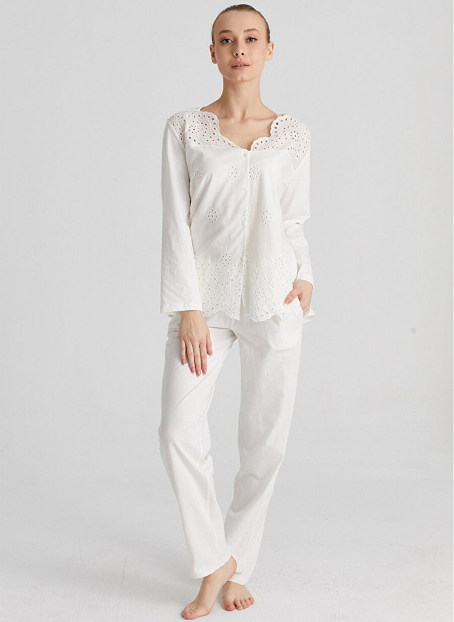 Magic Form V Yaka Uzun Kollu Dantel Desenli Beyaz Kadın Pijama Takımı RY9607