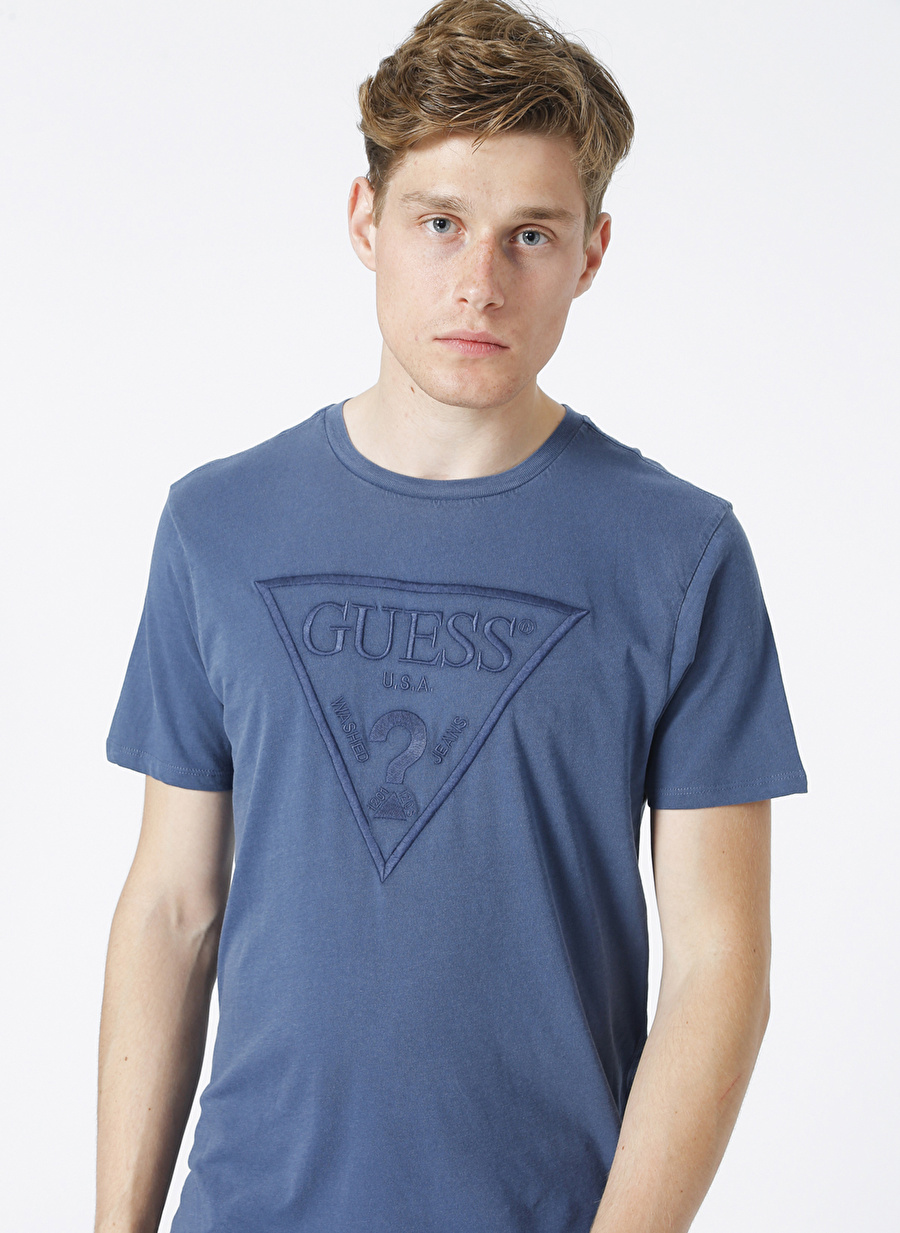 Guess Bisiklet Yaka Desenli Lacivert Erkek T-Shirt M0BI1JR9YK0F7IF T-Shirt