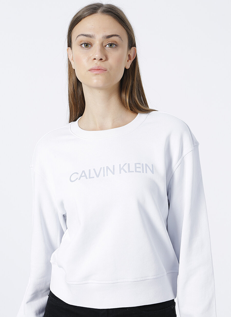 Calvin Klein 00GWF1W312PW - Pullover Yuvarlak Yaka Relaxed Düz Beyaz Kadın Sweatshirt