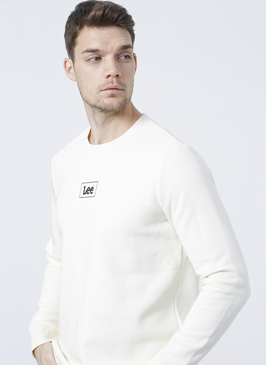 Lee Düz Yaka Regular Fit Düz Koyu Beyaz Erkek Şardonlu Sweatshirt L212299102_L212299