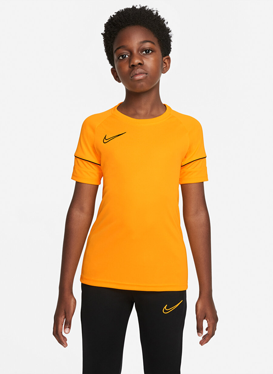 Nike CW6103 Bisiklet Yaka Standart Kalıp Düz Turuncu Erkek Çocuk T-Shirt