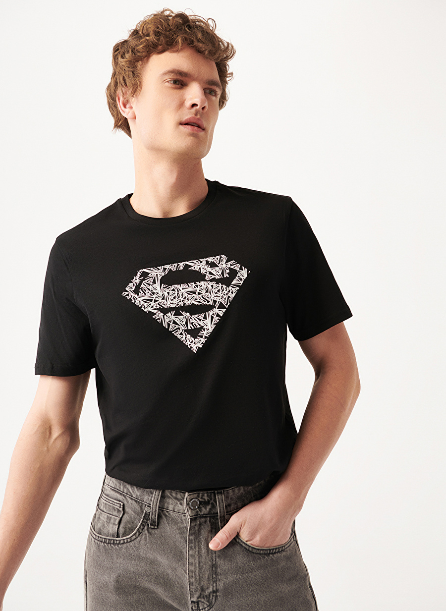 Mavi Bisiklet Yaka  Regular Fit Baskılı Siyah Erkek T-Shirt  -  M0610494-900_Superman_1