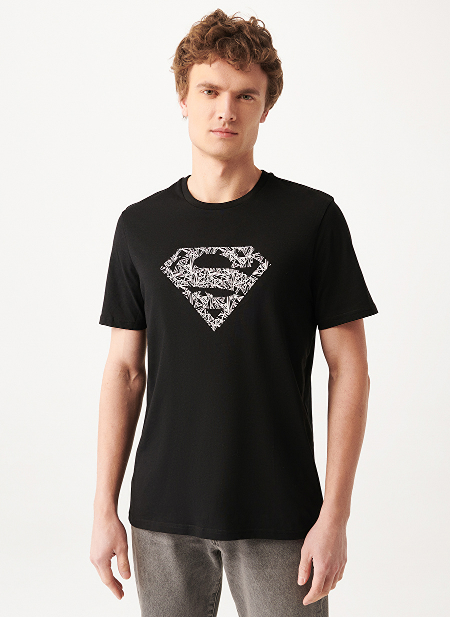 Mavi Bisiklet Yaka  Regular Fit Baskılı Siyah Erkek T-Shirt  -  M0610494-900_Superman_2