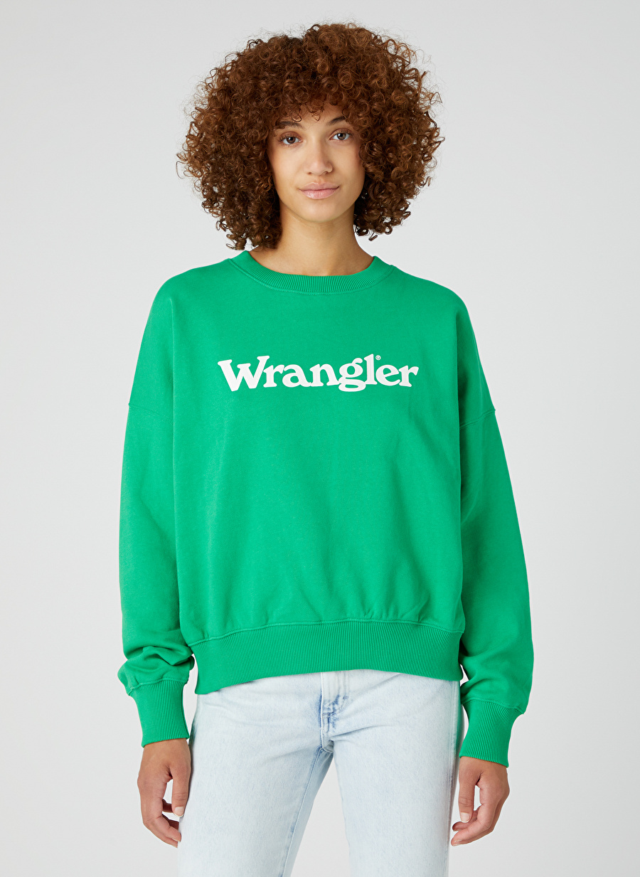 Berrak Tüzünataç X Wrangler  Bisiklet Yaka Uzun Kol  Oversize Açık Yeşil Sweatshirt W6V0I4G45