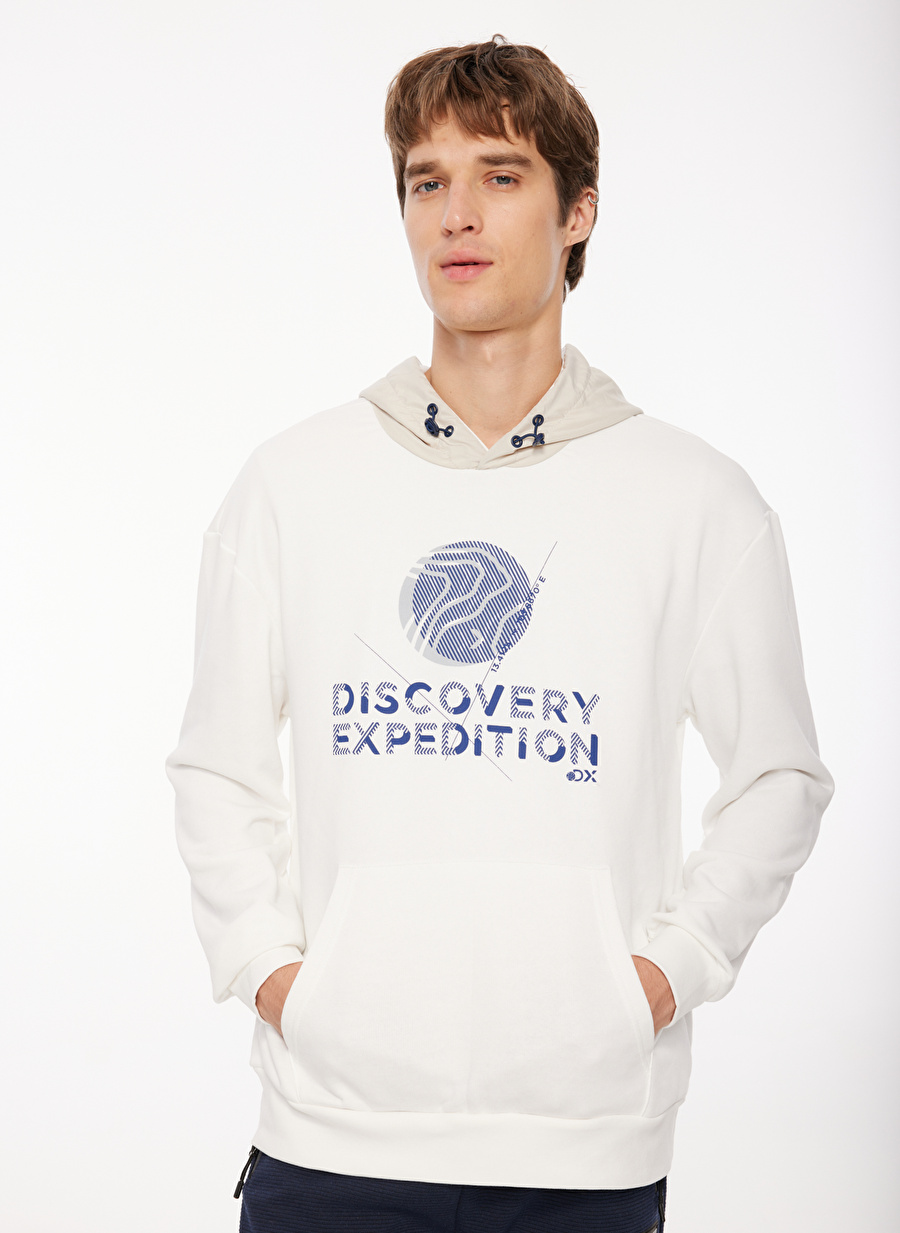 Discovery Expedition Kırık Beyaz Erkek Kapüşonlu Baskılı Sweatshirt D3WM-SWT44