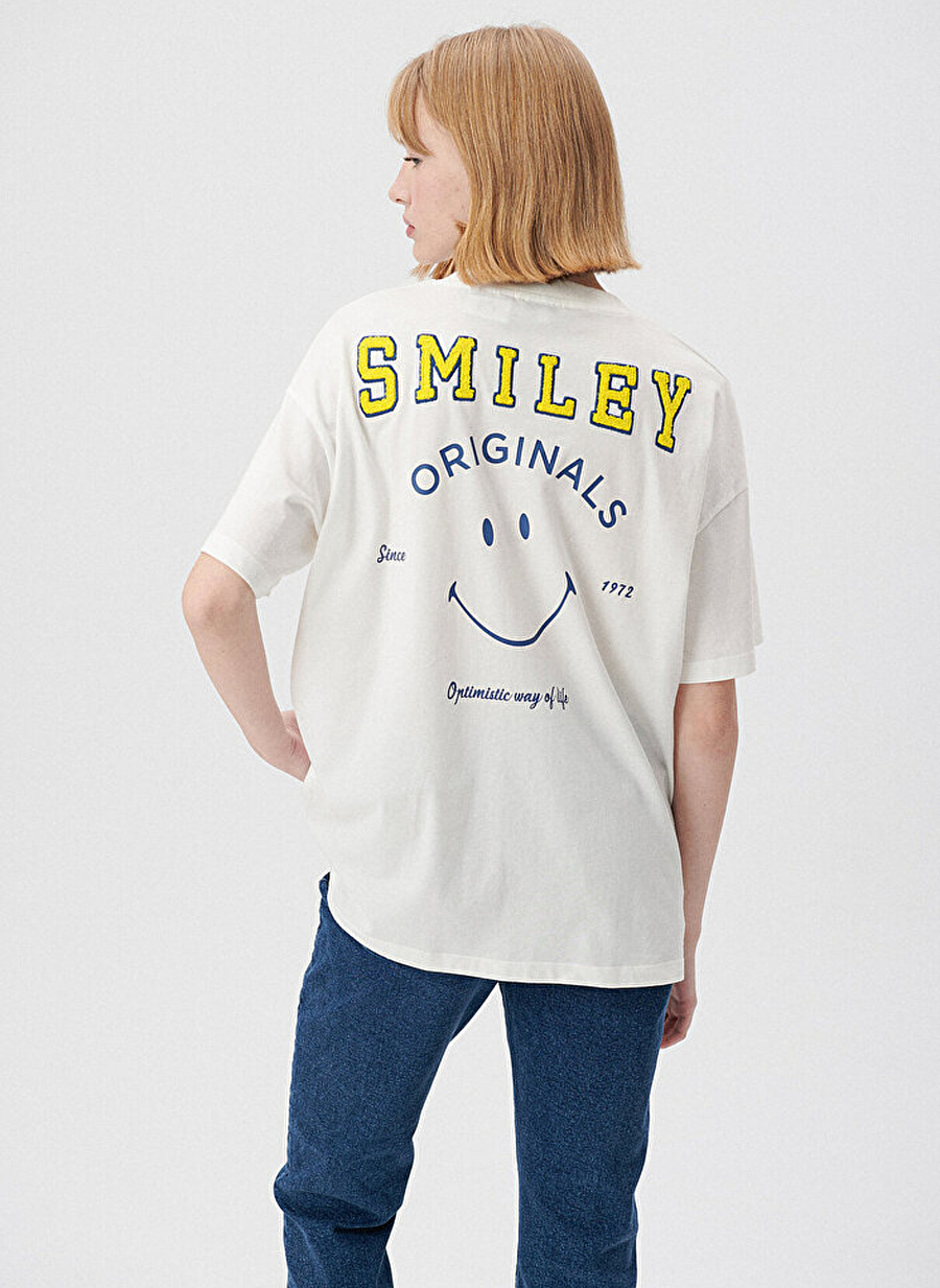 Mavi Bisiklet Yaka Ekru Kadın T-Shirt M1612085-70057 SMILEY BASKILI TİŞÖR