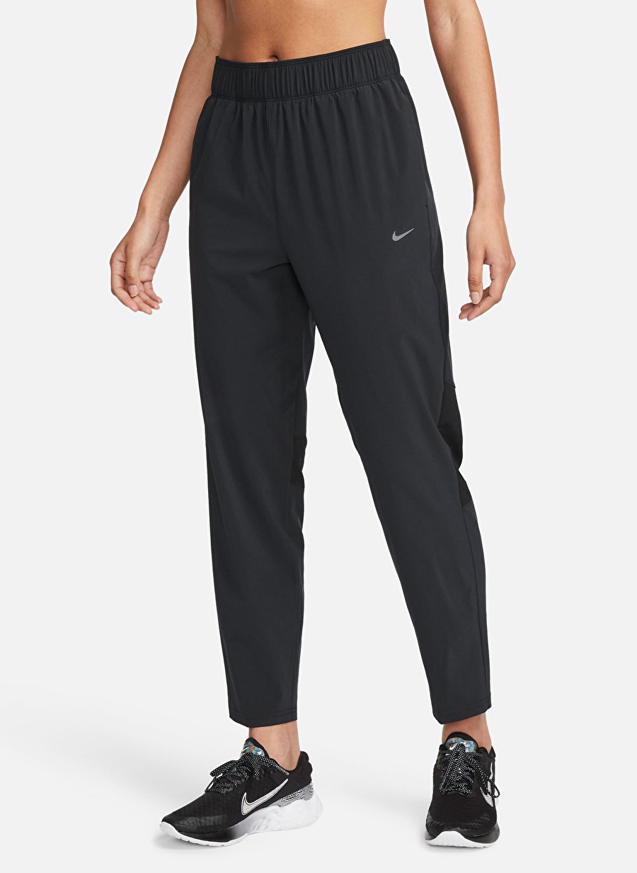 Nike Siyah - Gri - Gümüş Kadın Regular Fit Eşofman Altı FB7029-010 W NK FAST DF MR 7/8 PANT