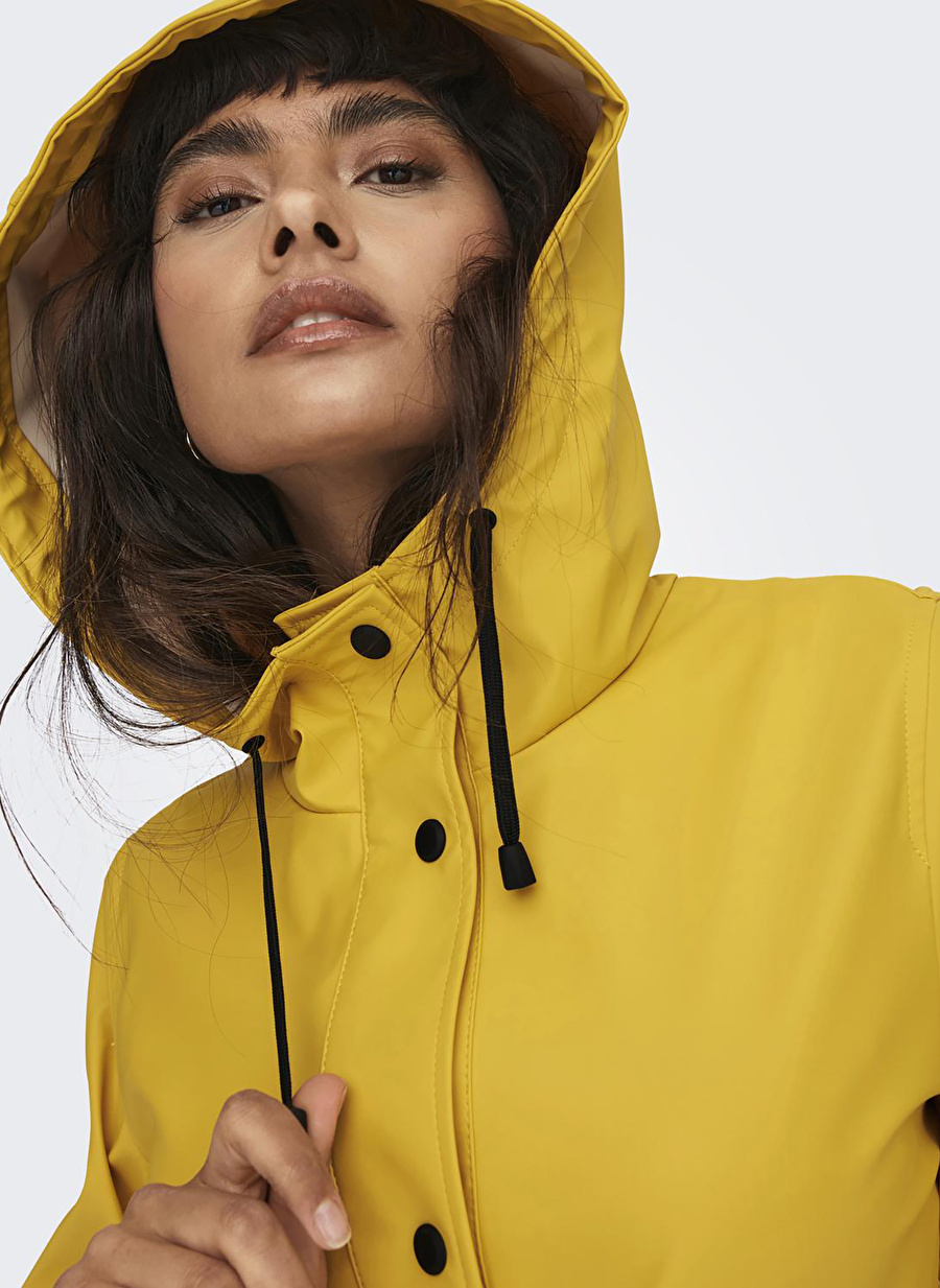 Only Açık Sarı Kadın Mont ONLNEWELLEN RAINCOAT CC OTW