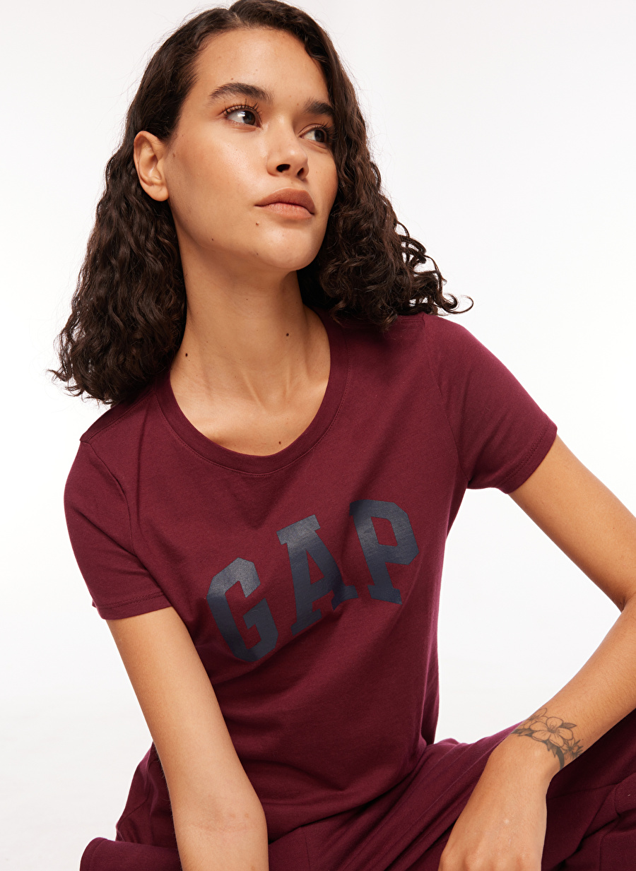 Gap Bisiklet Yaka Baskılı Bordo Kadın T-Shirt 268820