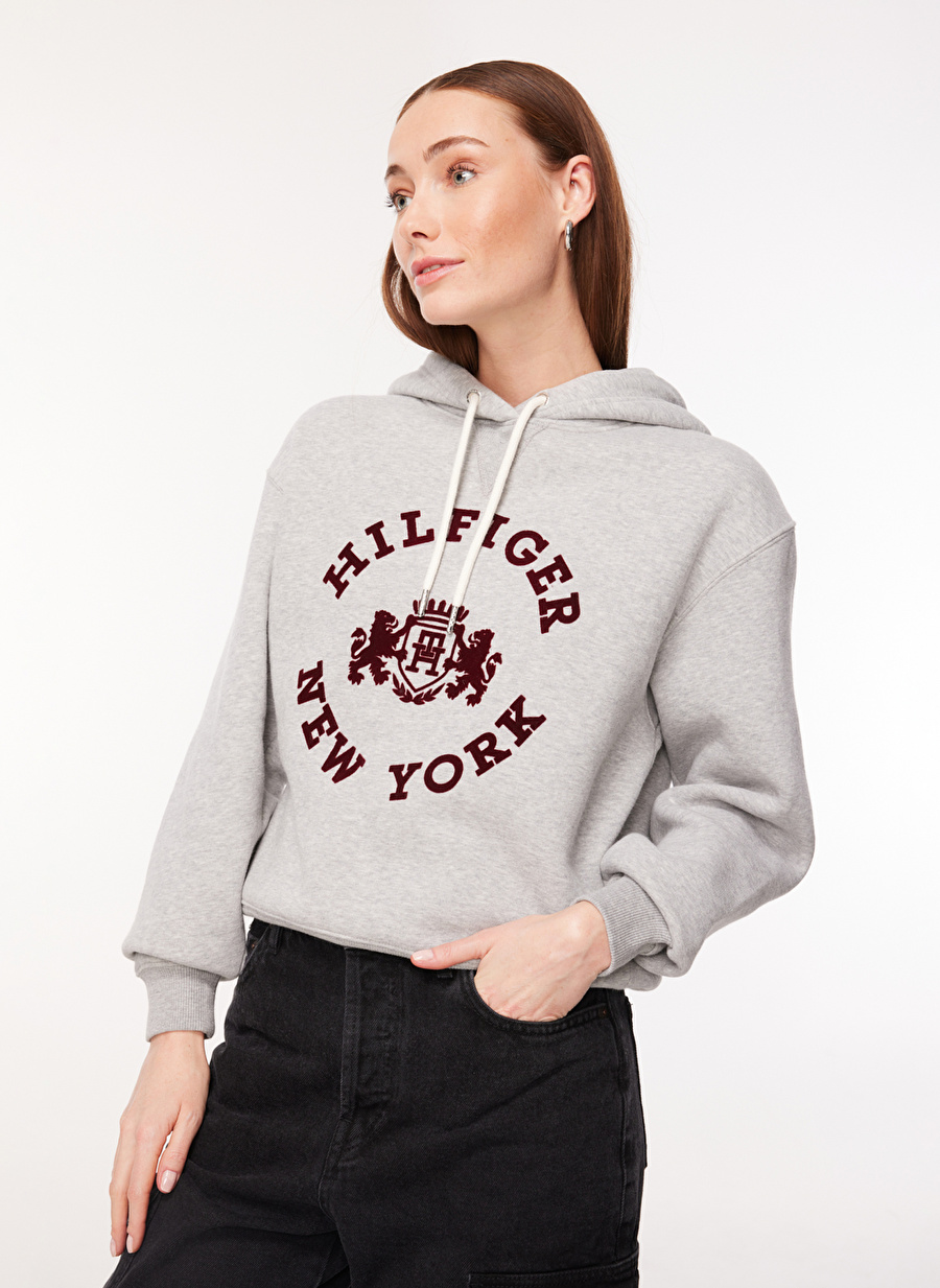 Tommy Hilfiger Kapüşon Yaka Baskılı Gri Kadın Sweatshırt WW0WW39800PKH