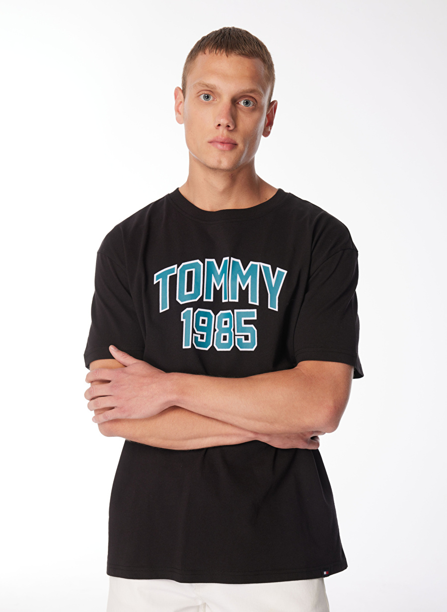 Tommy Jeans Baskılı Siyah Erkek T-Shirt DM0DM18559BDS