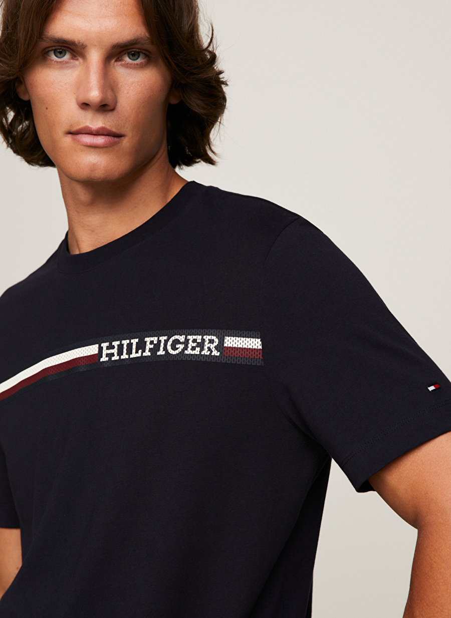 Tommy Hilfiger Bisiklet Yaka Siyah Erkek T-Shirt MW0MW33688