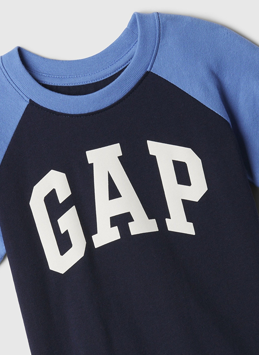 Gap T-Shirt