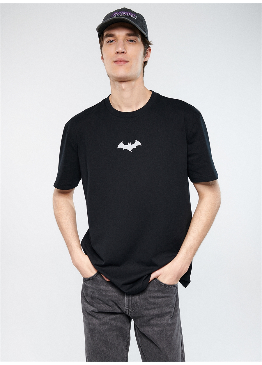 Mavi Bisiklet Yaka Loose Fit Baskılı Siyah Erkek T-Shirt - M066878-900_Batman_1